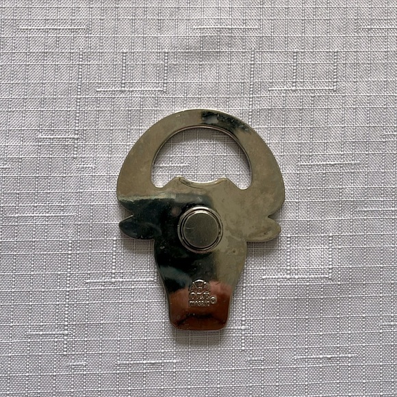 VINTAGE MAGNET BULL SHAPED BOTTLE OPENER FROM SPAIN - Picture 2 of 4